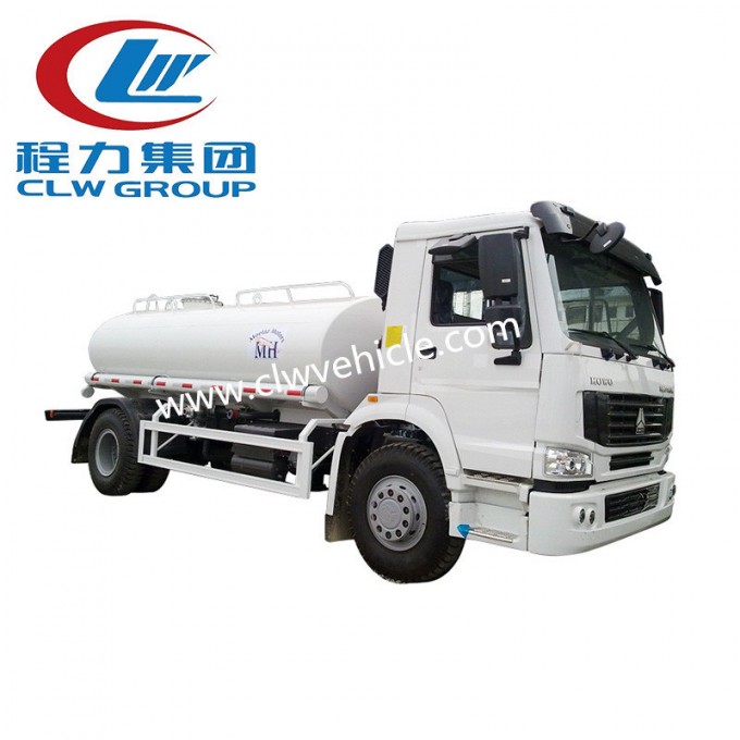 Dongfeng 5cbm 4X2 Water Delivery Tanker Truck Image1
