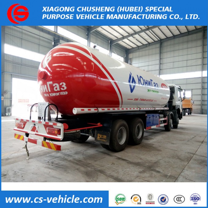 Dongfeng Sinotruk 8X4 35.5m3 15mt LPG Bulk Tanker Truck Image1