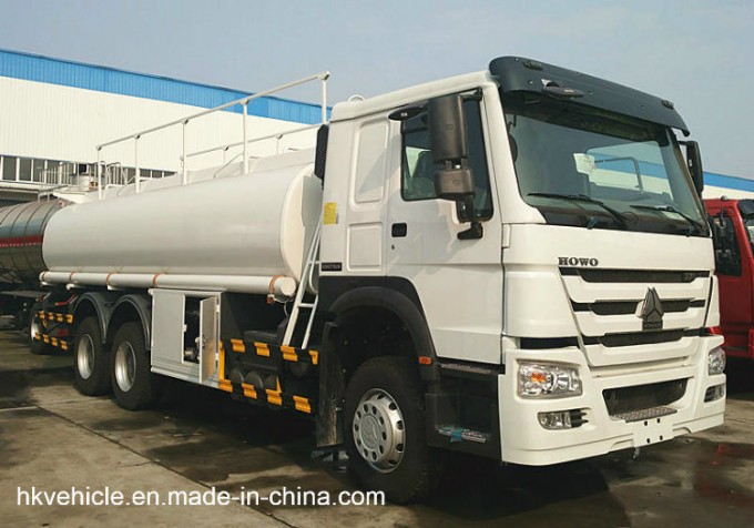 Hoka Low Price HOWO 20000L Water Tanker Truck for Sale Image1