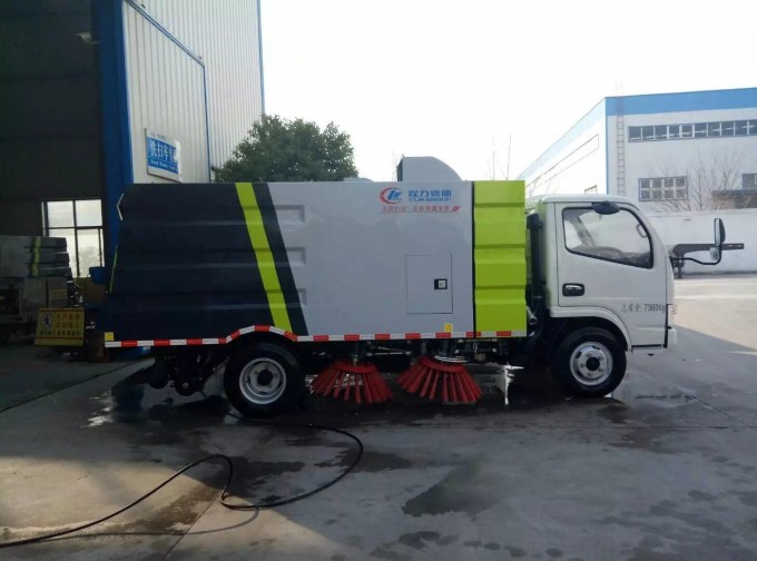 Road Washing Clean Vehicle Water Tanker Sweeping Truck Street Cleaning Truck Image1