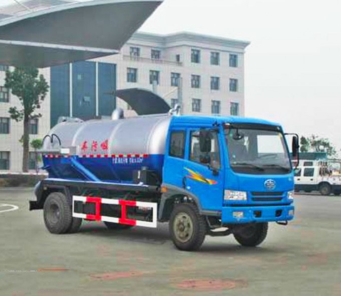 5 cbm Sewage Vacuum Tanker Truck Image1