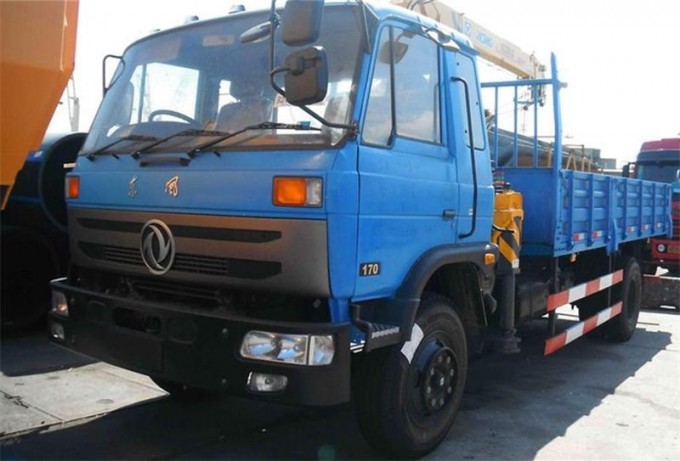 4X2 Straight Arm Truck Mounted Crane (SQ3.2SK2Q) Image1