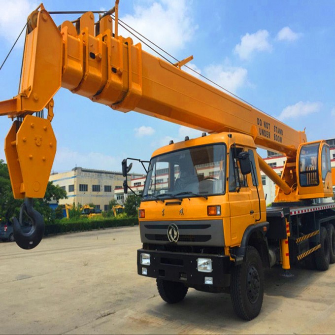 Truck-Mounted Crane Truck Crane Image1