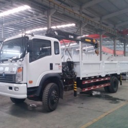 Sinotruk 8t Crane Truck 4X2 Mounted Truck Crane for Sale