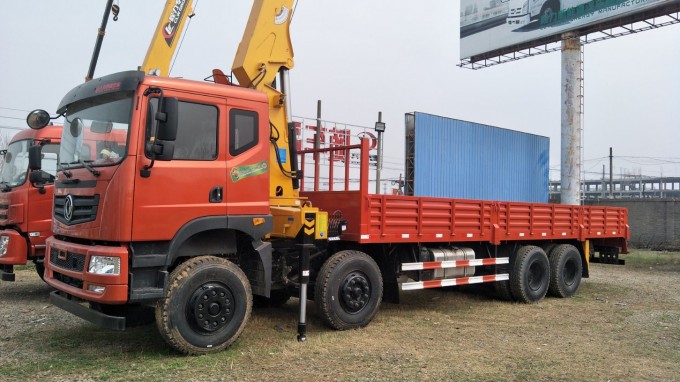 Dongfeng 18ton Truck Mounted Crane for Sale Image1