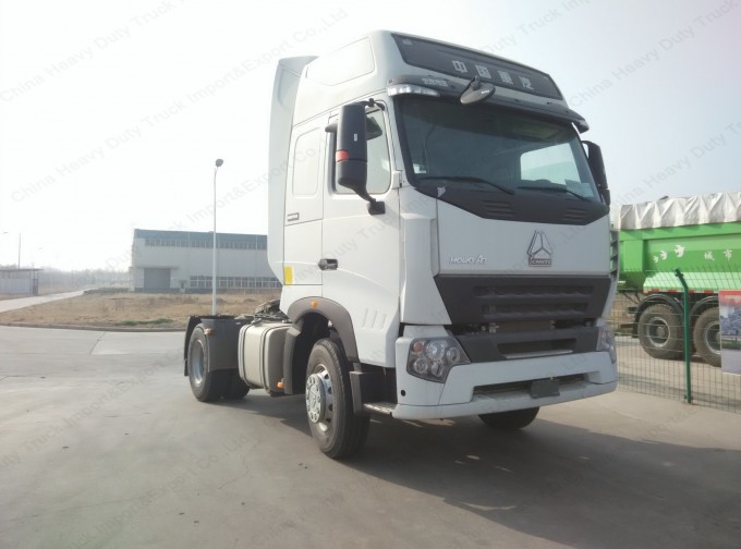 Sinotruk HOWO A7 4X2 Tow Truck Tractor Truck Image1