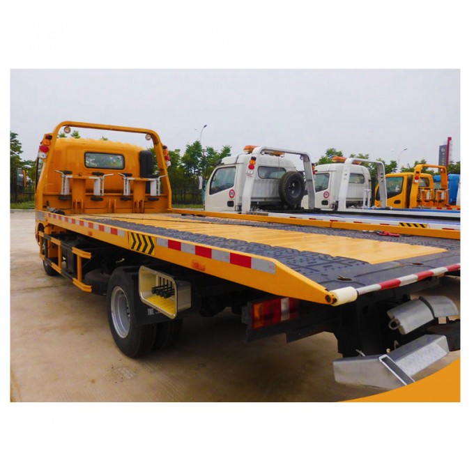 Rhd 4X2 Flatbed Tow Wrecker Truck, Road Block Removal Truck Boom Truck Image1