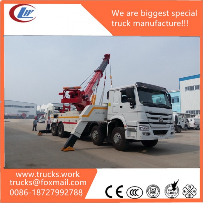 Heavy-Duty 30tons HOWO Tow Wrecker Truck for Sale Image1