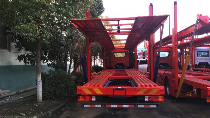 6*4 FAW 8 Cars Carry Wrecker Car Transport Truck Image1
