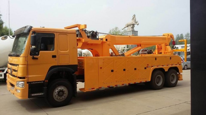 HOWO 6X4 30 Ton Road Wrecker Tow Truck Image1