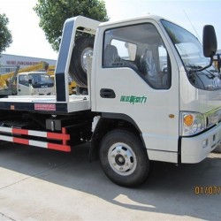 Manual Transmission Type and Diesel Fuel Type Wrecker Towing Truck