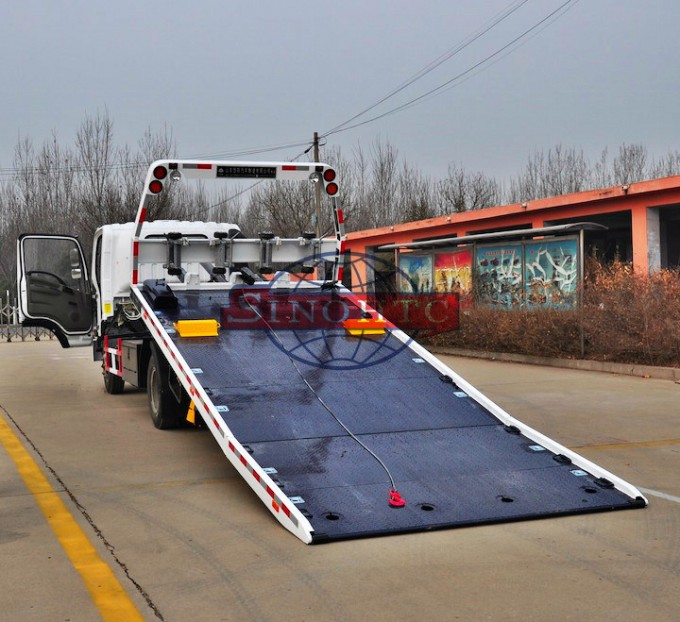 3 tons Flatbed Wrecker Tow Truck, FAW Road Block Removal Truck Image1