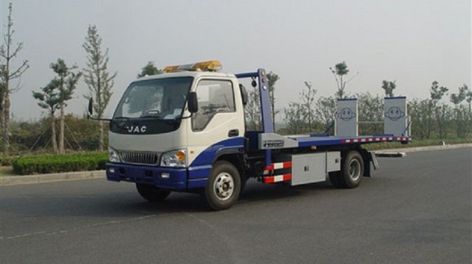 China Mini Wrecker Truck with Low Price Image1