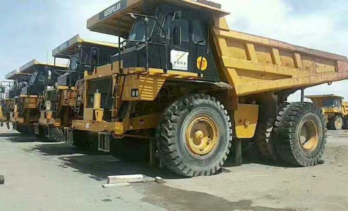 Used Original Caterpillar 773D Dump Truck with Original Painting Image1