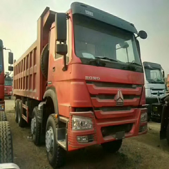 Sinotruck HOWO 8X4 Tipper Truck Dump Truck for Hot Sale Image1