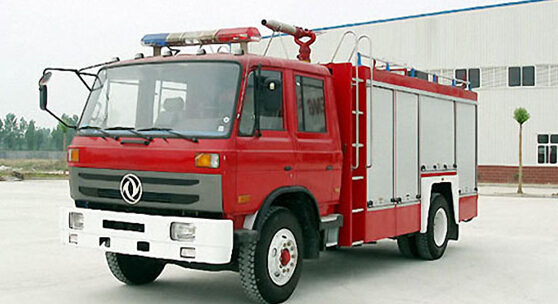 Dongfeng 145 Water Tank Fire Fighting Truck for Sale Image1