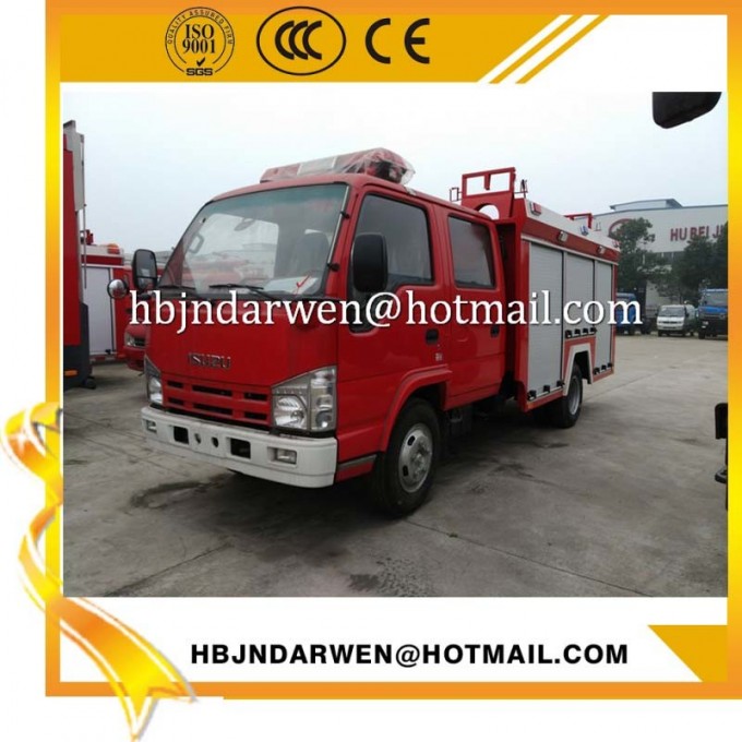 100p Japan Isuzu 3000L Fire Fighting Truck Image1