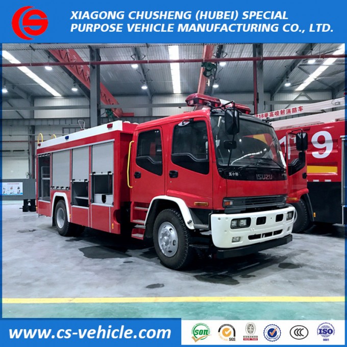 Isuzu 4X2 Emergency Fire Truck Fire Rescue Truck Fire Fighting Truck with Water and Foam Tank Image1