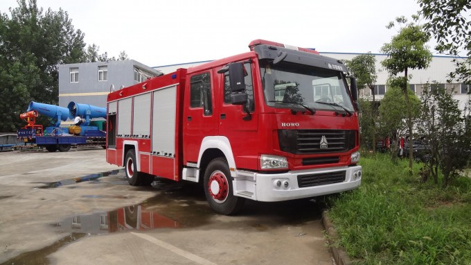 Sinotruk HOWO 4X2 Fire Truck for Sales Image1