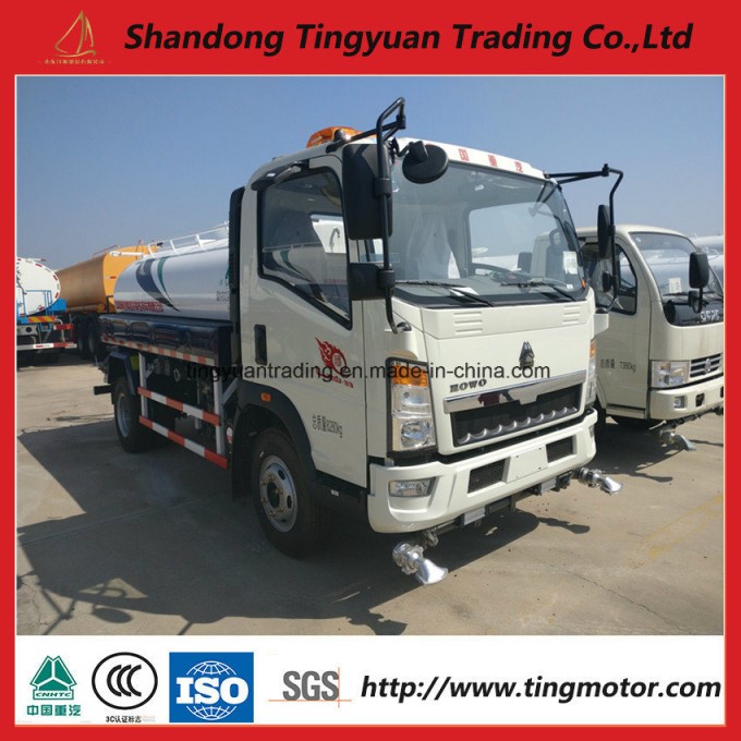 6 Wheels Sinotruk HOWO Water Tank Truck Image1