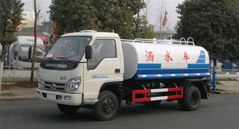 Top Selling New Diesel Water Tank Sprinkler Truck Image1
