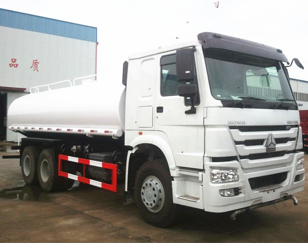 Sinotruk HOWO Water Tank Truck of 20000L with 266HP/290HP/336HP/371HP for Show Image1