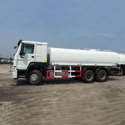 Sinotruk 6X4 Water Sprinkler Truck/HOWO 20000liters Water Tank Truck