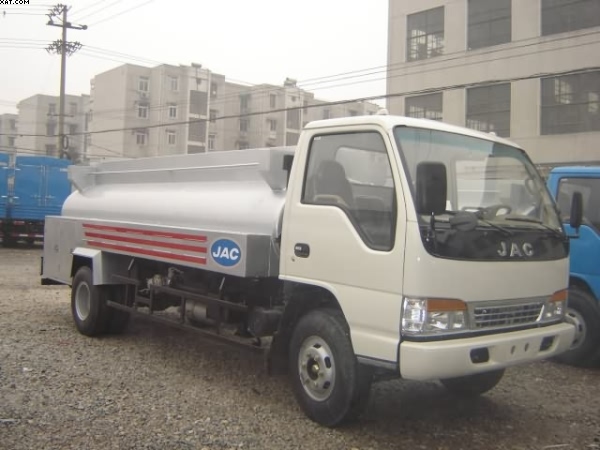 Water-Tank Truck Image1
