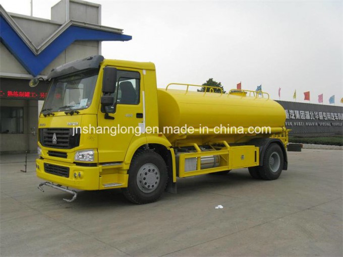 HOWO 4WD 16 Cubic Meter Water Tank Truck Image1