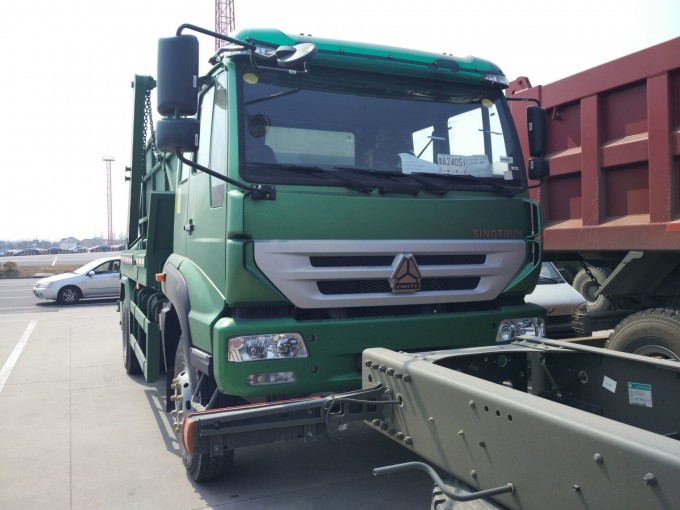 Sinotruk C5b 4X2 190HP Garbage Truck Image1
