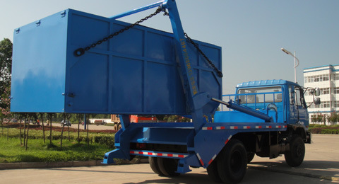 Dongfeng 153 Swing Arm Garbage Truck Image1