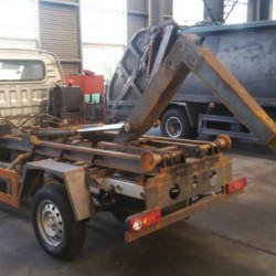 Hook Arm Garbage Truck