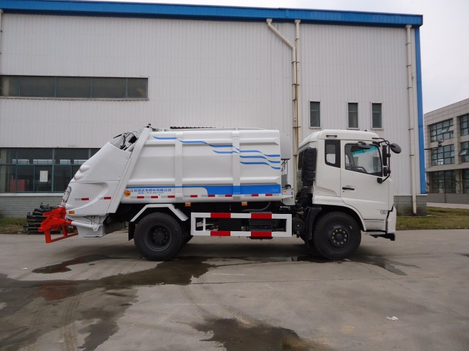 8T Compression Rear Loading Garbage Truck Image1