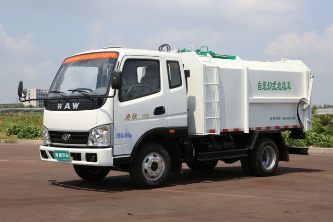 Hydraulic Lifter Garbage Truck Image1