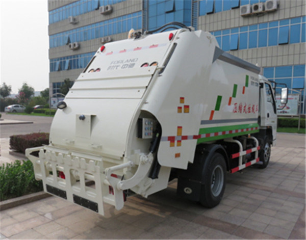 Forland 4-6 Ton Compactor Type Garbage Truck for Lebanon Image1