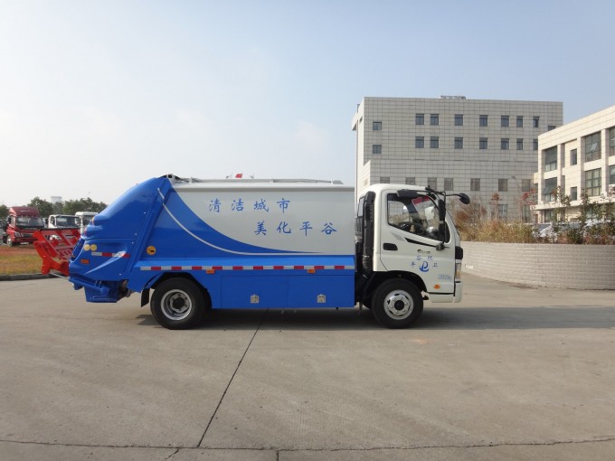 8t Compression Garbage Service Truck Image1