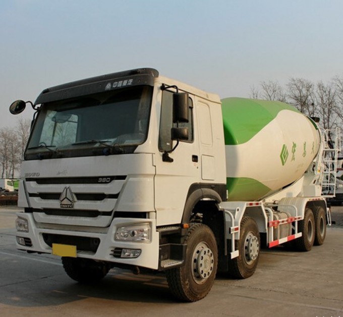 Sinotruk HOWO 6X4 12m³ Concrete Mixer Truck Image1