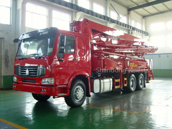 37m Truck Mounted Concrete Mixer Pump Image1