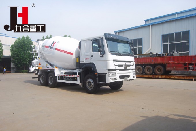 12-14 Cubic Meters Concrete Mixer Truck Image1