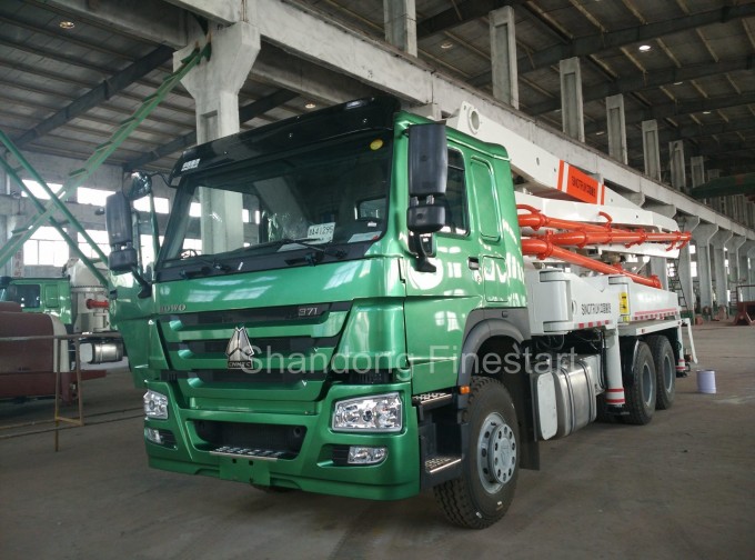 42m/45m Truck Mounted Concrete Mixer Pump Image1