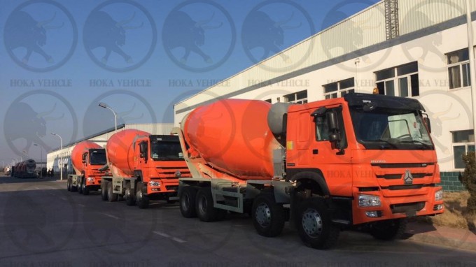Sinotruk HOWO 8X4 12m3 Concrete Mixer Truck Image1