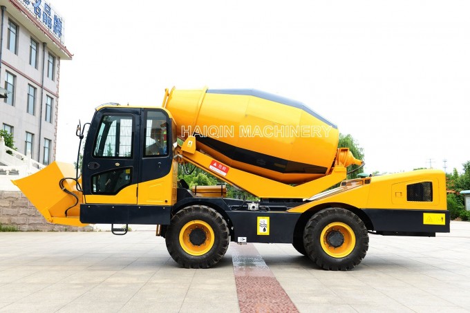 Haiqin Brand Mobile Concrete Mixer Truck (HQ400) with Self-Loading System Image1