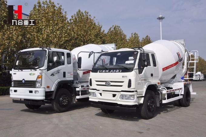 Sinotruk Volumetric Concrete Mixer Truck for Sale in Malaysia Image1