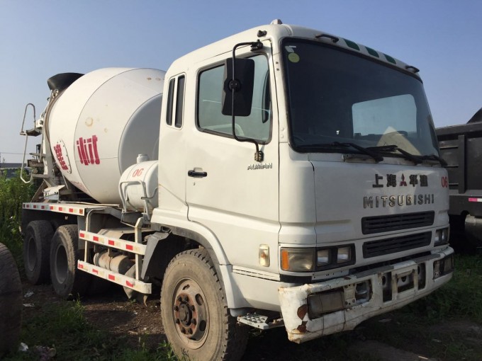 Used Mitsubishi Concrete Mixer Trucks, Fuso, Isuzu Mixer Image1