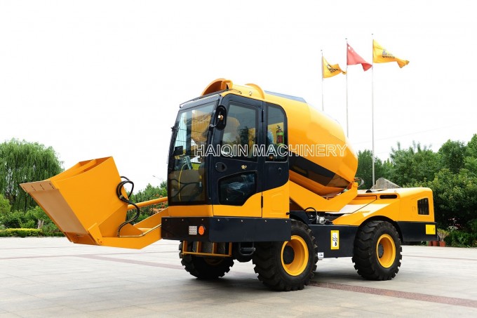 Small Self-Loading Concrete Mixer Truck (HQ400) for Sale Image1