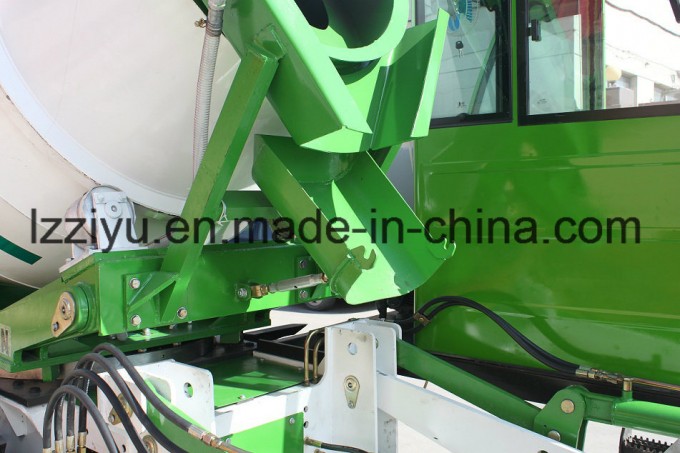 4*4 Drive All in One Self Loading and Feeding Concrete Mixer Truck Image1