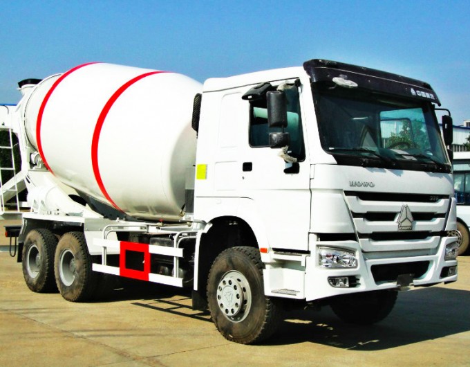 8- 12 M3 cement mixer truck / Concrete Mixer Truck Image1