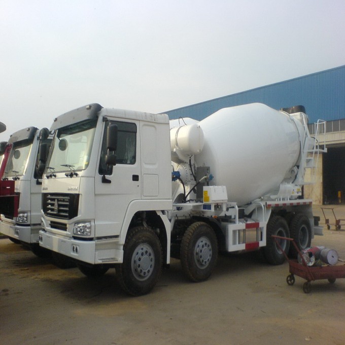 10 M3 Sinotruk HOWO 6X4 Concrete Mixer Truck Image1