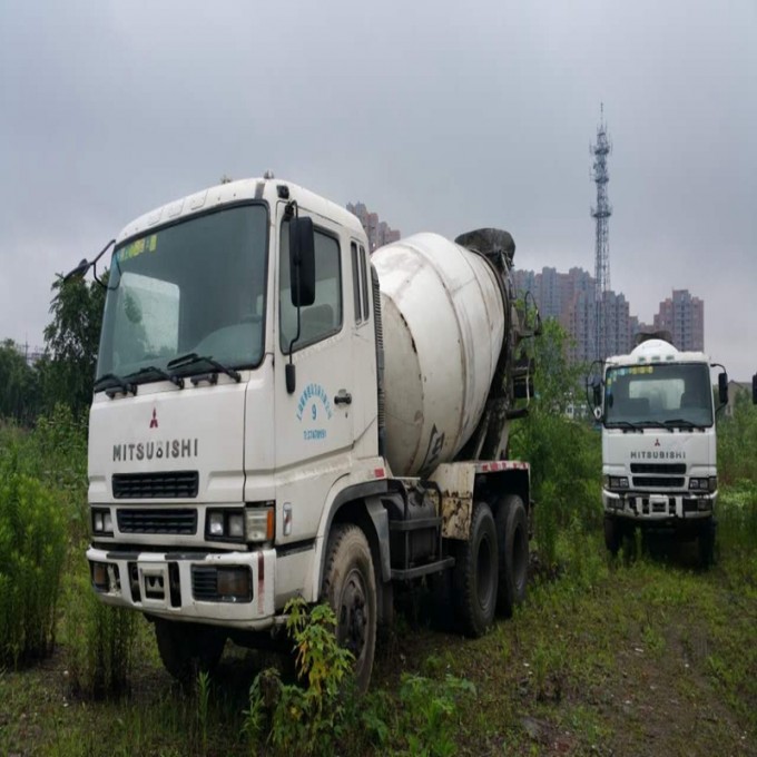 Used Heavy Concrete Duty Truck 8-10cbm Mitsubishi Used Mixer Truck Image1