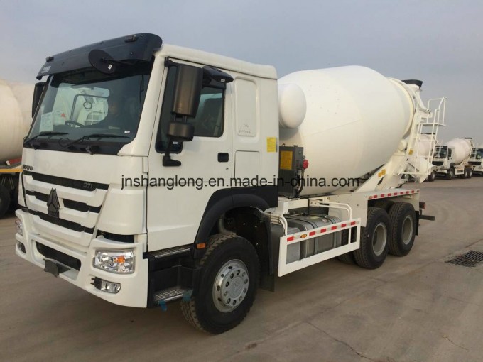 Sinotruk HOWO 7m3 Concrete Mixer Truck (ZZ1257N3641) Image1
